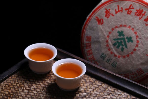 2003 Yi Wu "Chun Zheng Pin" Raw Pu-erh Tea Cake