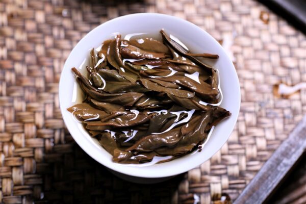 2003 Yi Wu "Chun Zheng Pin" Raw Pu-erh Tea Cake