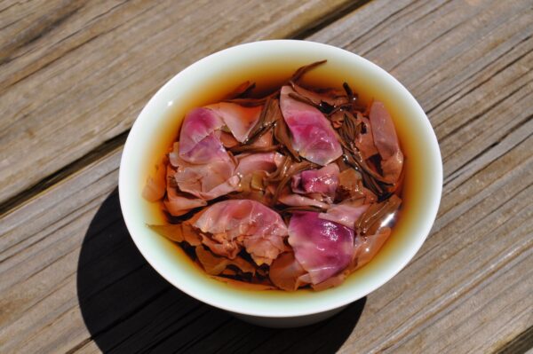 Yunnan Rose Flowers and Big Snow Mountain Black Tea Dragon Ball
