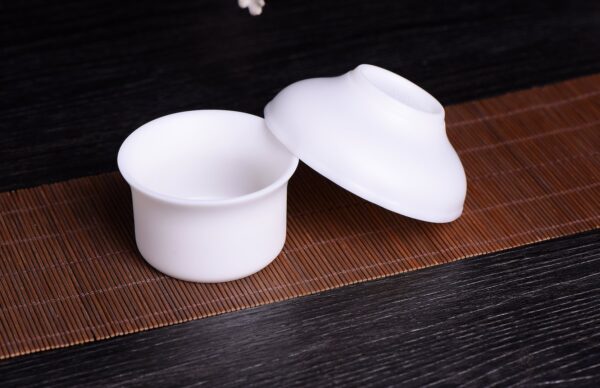 Mutton Fat Jade Porcelain "Bai Ci" Strainer