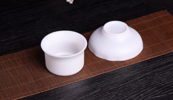 Mutton Fat Jade Porcelain "Bai Ci" Strainer