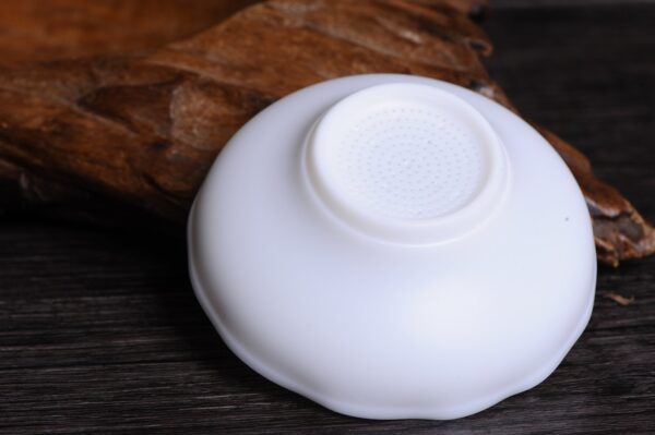 Mutton Fat Jade Porcelain "Bai Ci" Strainer