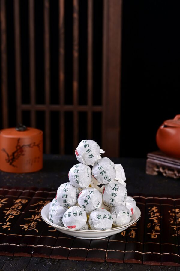 Yong De "Big Snow Mountain" Wild Purple White Tea Dragon Balls