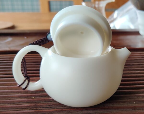 Mutton Fat Jade Porcelain "Xi Shi" Teapot